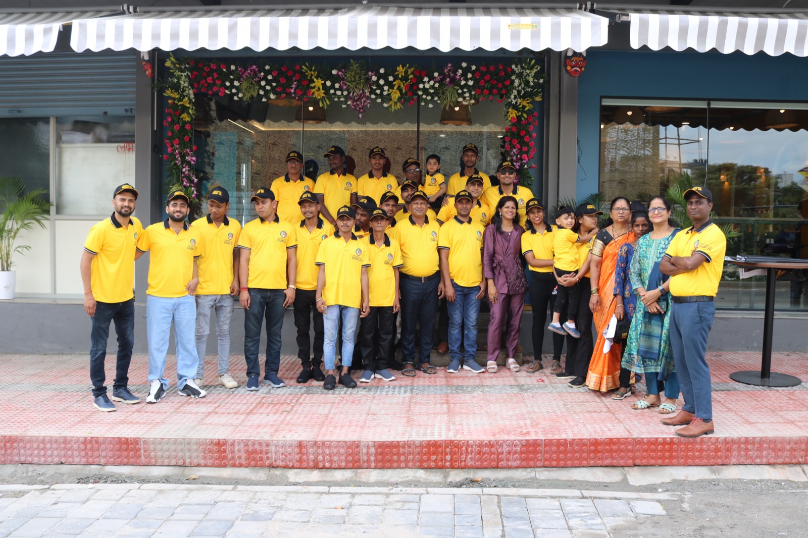 The TrendyWebs and MDCC team at the brand's very first outlet, including TrendyWebs CMO Amey Sharma